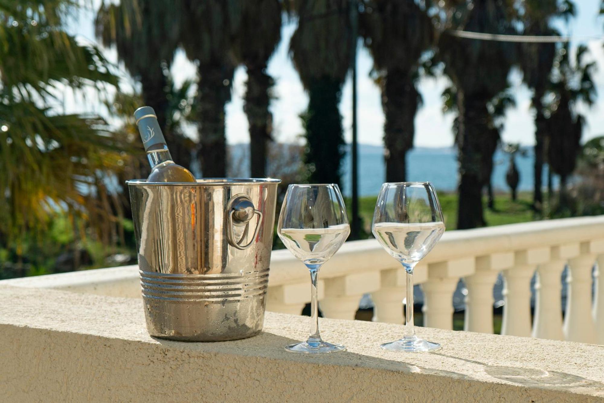 Hotel De La Mer Hyères Екстериор снимка