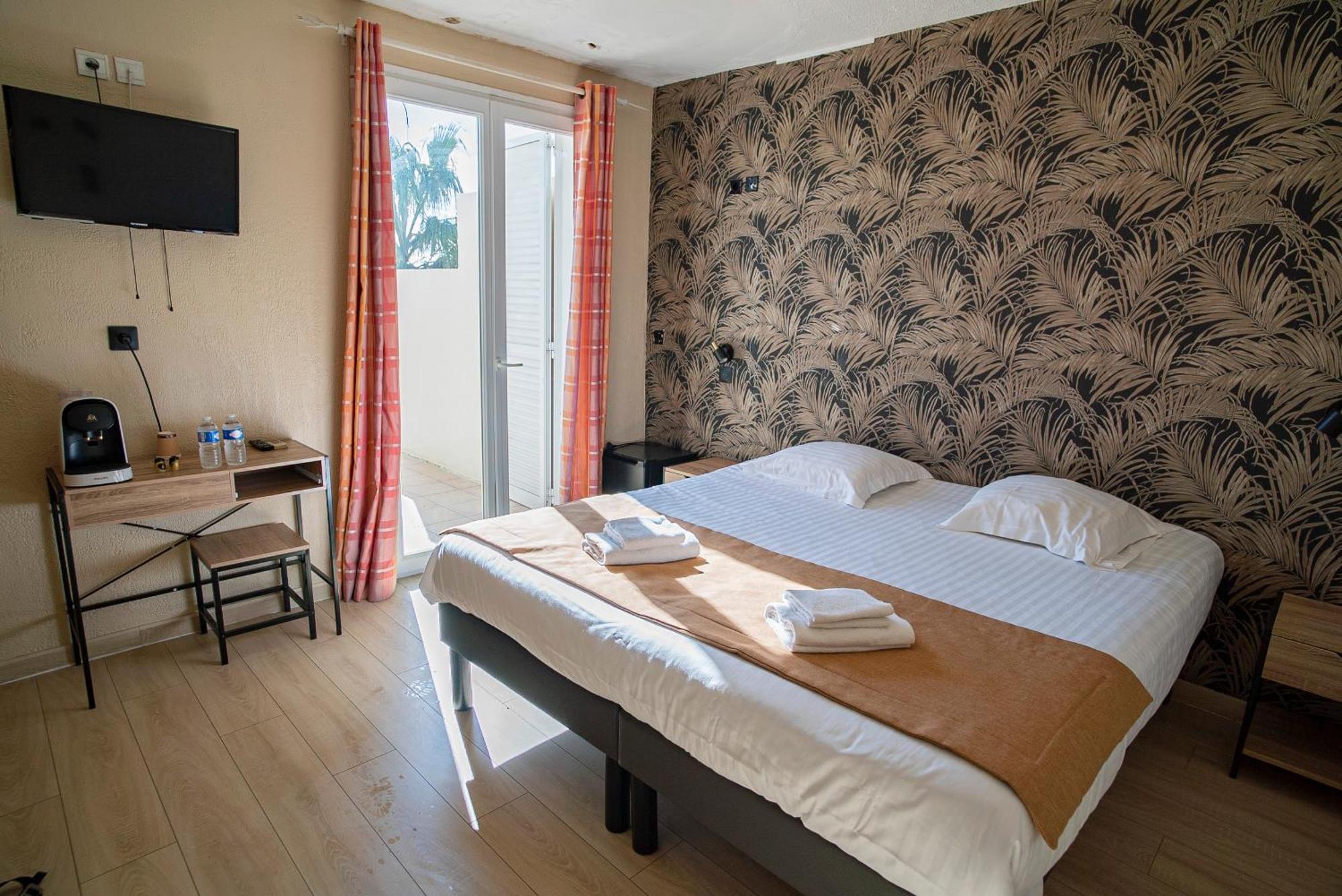 Hotel De La Mer Hyères Екстериор снимка