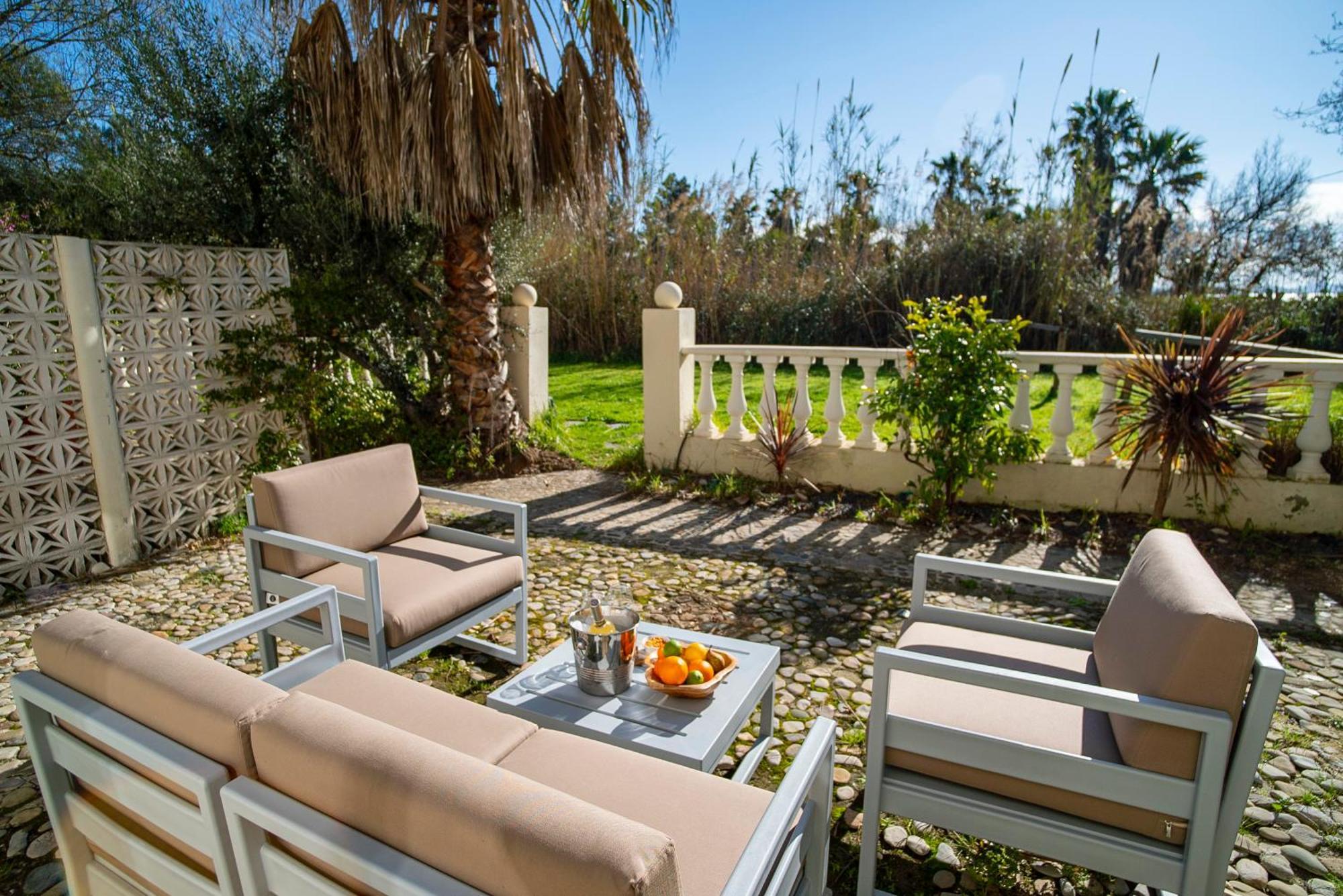 Hotel De La Mer Hyères Екстериор снимка